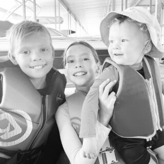 Baby’s first boat ride this morning. ❤️ #collierkaycousins